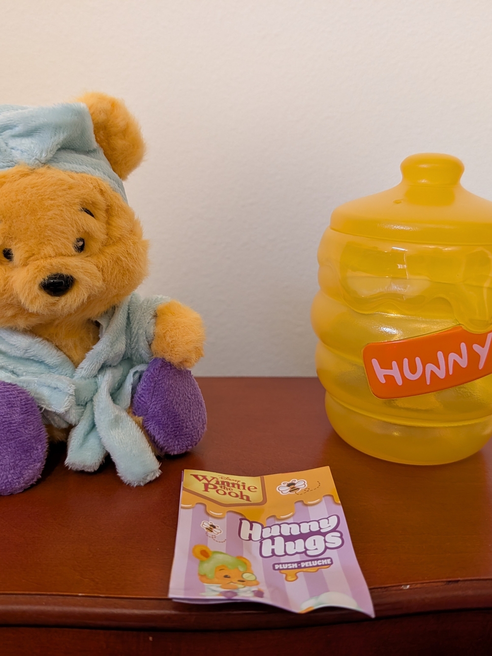Disney Winnie The Pooh Hunny Hugs Bath Robe - Opened